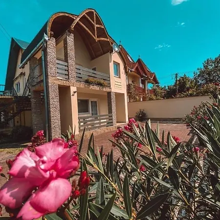 Aranypatak Apartmanhaz Apartment *