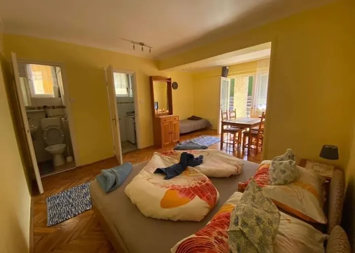 Aranypatak Apartmanhaz *
